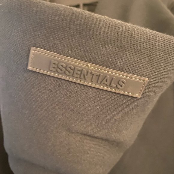 FOG-Fear Of God Essential Pullover Hoodie - Picture 3 of 6